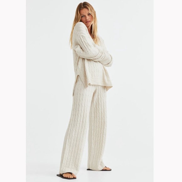H&M cable knit pants 🤍 - Picture 3 of 8